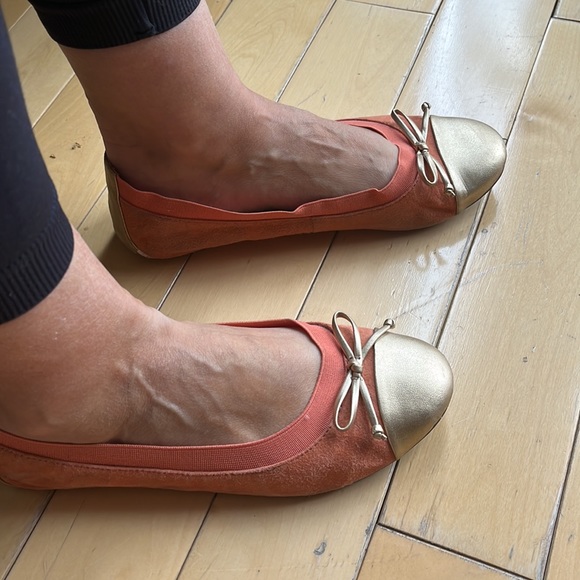 Adrienne Vittadini orange moccasins - Picture 3 of 8